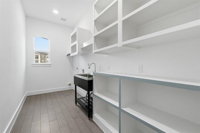 204 Milwaukee Street, Houston, TX 77009