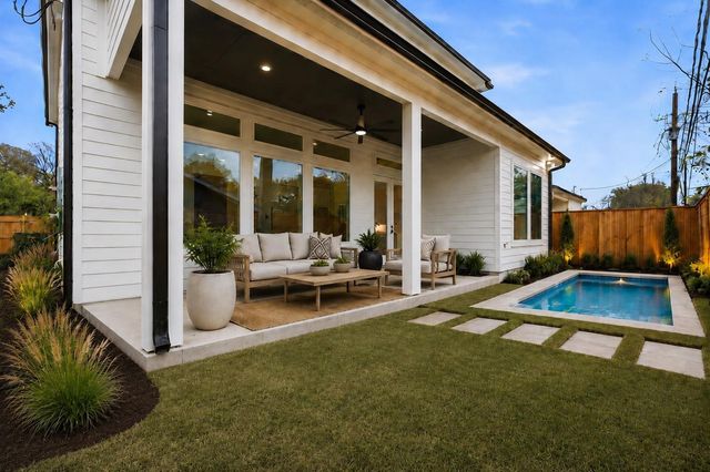 204 Milwaukee Street, Houston, TX 77009