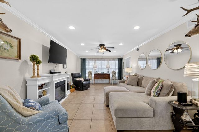 609 Peerman Pl, Corpus Christi, TX 78411