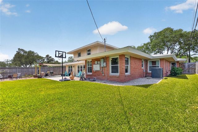 609 Peerman Pl, Corpus Christi, TX 78411