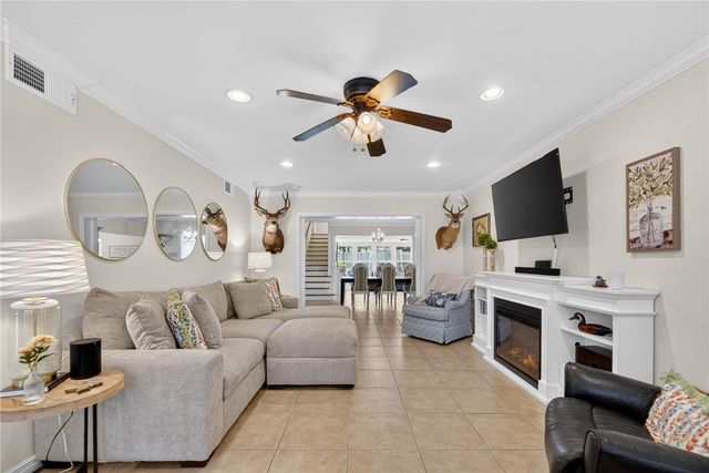 609 Peerman Pl, Corpus Christi, TX 78411