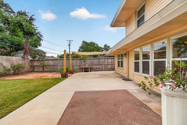 609 Peerman Pl, Corpus Christi, TX 78411