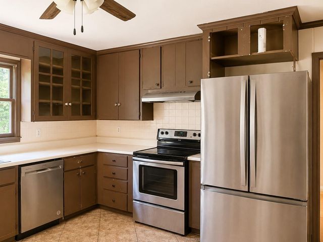 131 Daisy Street, Lake Jackson, TX 77566