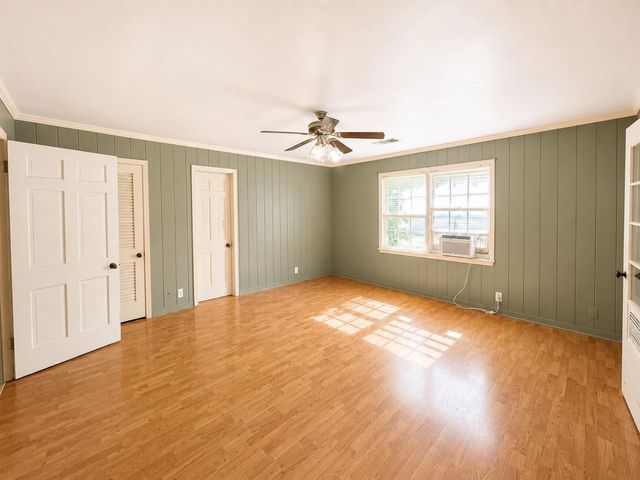 131 Daisy Street, Lake Jackson, TX 77566