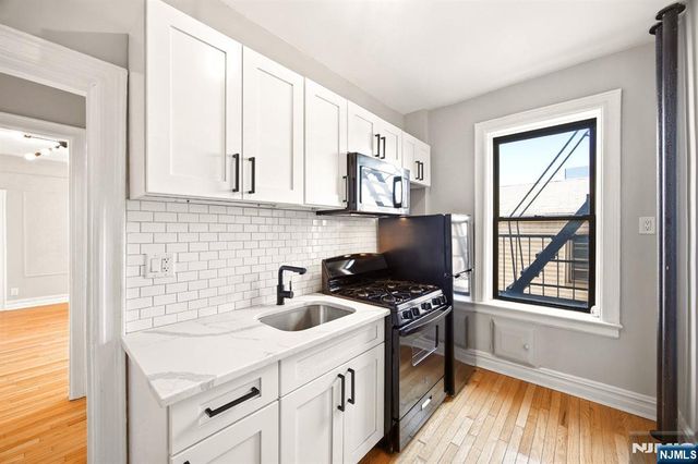 100 Prospect Street 204, Jersey City, NJ 07307
