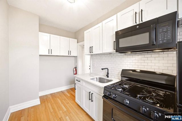 100 Prospect Street 204, Jersey City, NJ 07307
