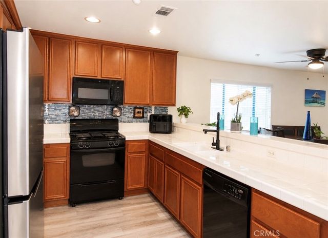 25890 Iris Ave B, Moreno Valley, CA 92551
