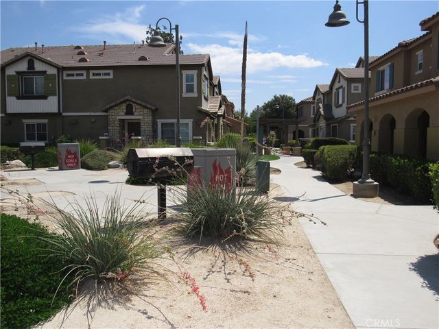25890 Iris Ave B, Moreno Valley, CA 92551
