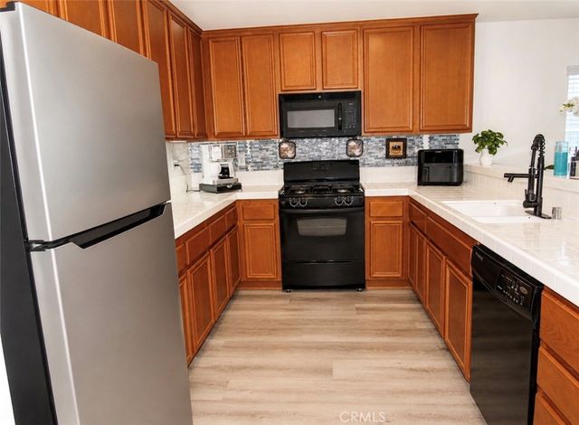 25890 Iris Ave B, Moreno Valley, CA 92551