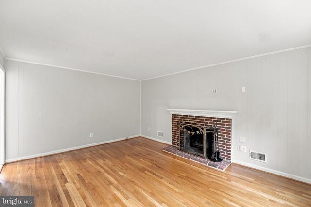 14800 PEBBLESTONE DR, Silver Spring, MD 20905