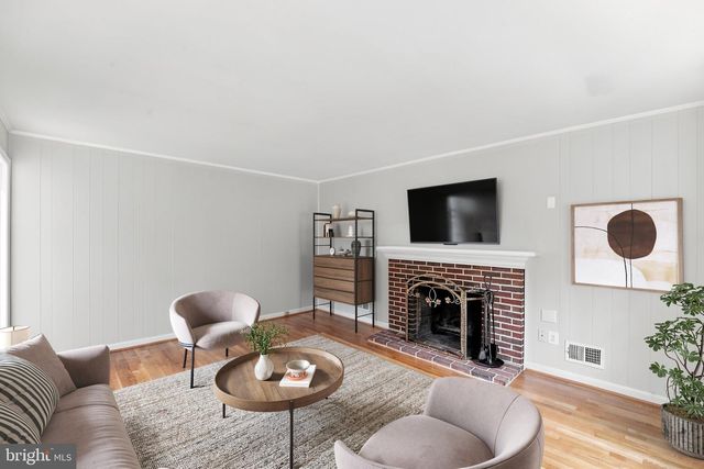 14800 PEBBLESTONE DR, Silver Spring, MD 20905