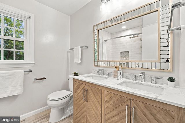 14800 PEBBLESTONE DR, Silver Spring, MD 20905