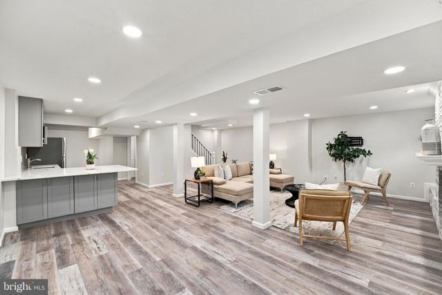 14800 PEBBLESTONE DR, Silver Spring, MD 20905