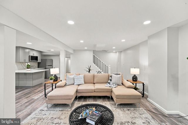14800 PEBBLESTONE DR, Silver Spring, MD 20905