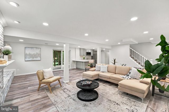 14800 PEBBLESTONE DR, Silver Spring, MD 20905