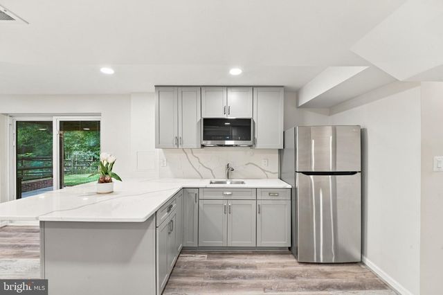 14800 PEBBLESTONE DR, Silver Spring, MD 20905
