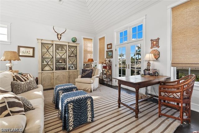 1800 Gordon DR, Naples, FL 34102