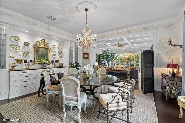 1800 Gordon DR, Naples, FL 34102