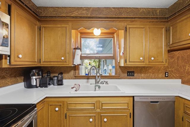 2814 Crosstown Boulevard NE, Andover, MN 55304