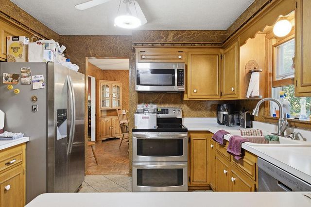 2814 Crosstown Boulevard NE, Andover, MN 55304