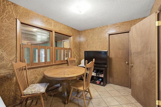 2814 Crosstown Boulevard NE, Andover, MN 55304