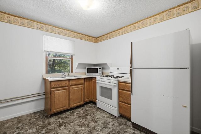 2814 Crosstown Boulevard NE, Andover, MN 55304
