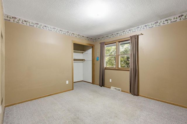 2814 Crosstown Boulevard NE, Andover, MN 55304