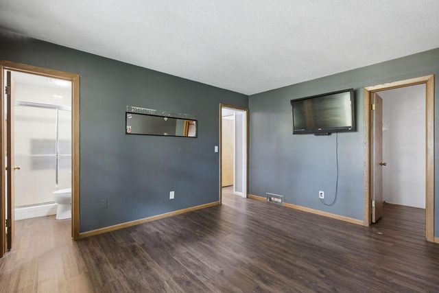 2814 Crosstown Boulevard NE, Andover, MN 55304