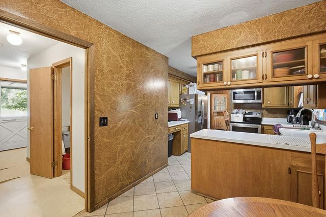 2814 Crosstown Boulevard NE, Andover, MN 55304