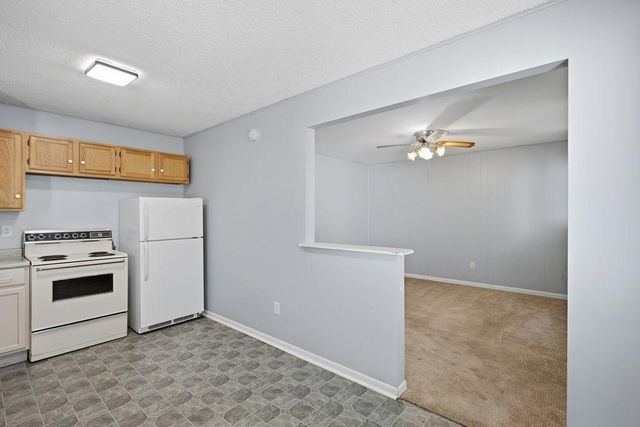 2814 Crosstown Boulevard NE, Andover, MN 55304