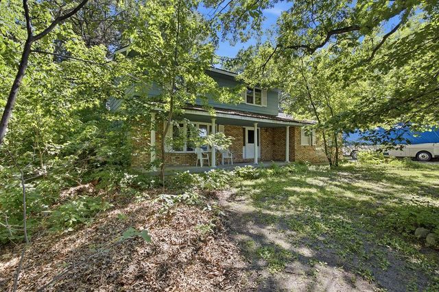 2814 Crosstown Boulevard NE, Andover, MN 55304