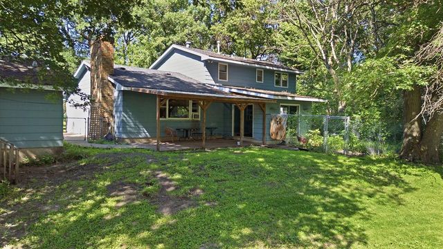 2814 Crosstown Boulevard NE, Andover, MN 55304