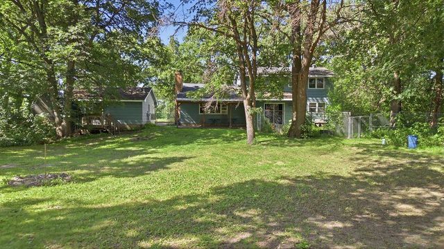 2814 Crosstown Boulevard NE, Andover, MN 55304