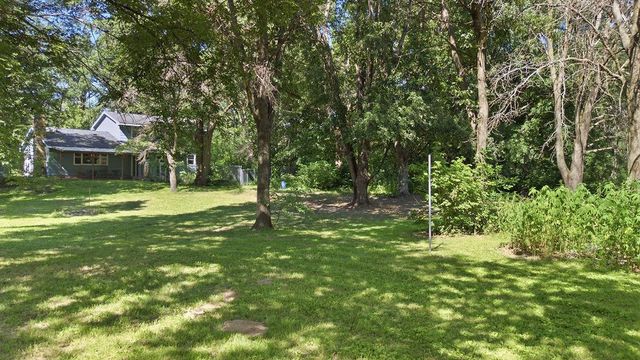 2814 Crosstown Boulevard NE, Andover, MN 55304