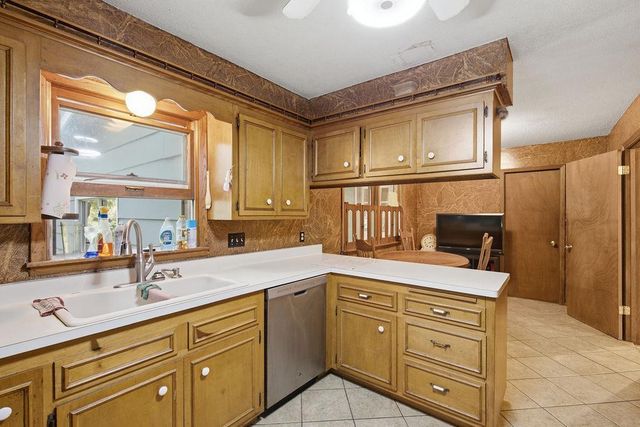 2814 Crosstown Boulevard NE, Andover, MN 55304
