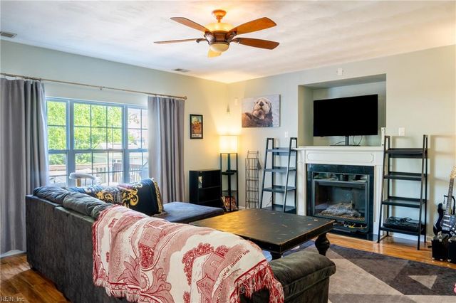 8159 Beckwith DR, Hayes, VA 23072