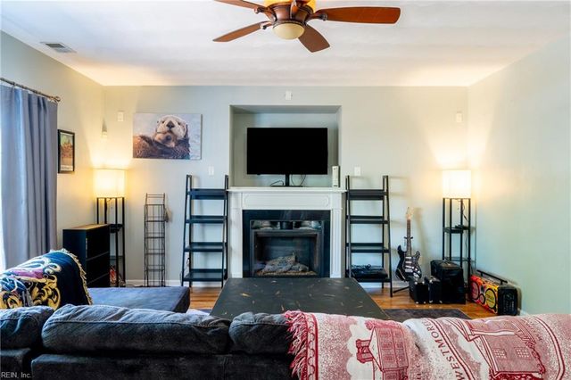 8159 Beckwith DR, Hayes, VA 23072
