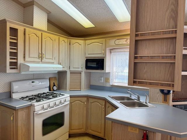 420 Skyline Drive, Edgerton, WI 53534