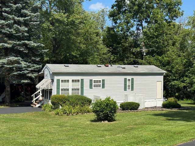 420 Skyline Drive, Edgerton, WI 53534