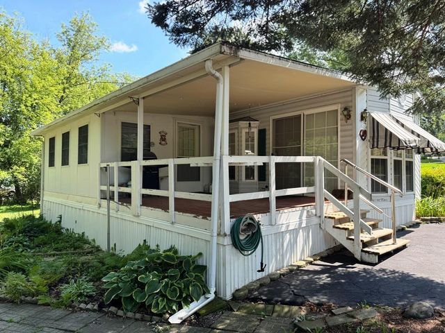 420 Skyline Drive, Edgerton, WI 53534