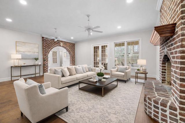 1500 Lotus Ln, Longview, TX 75604