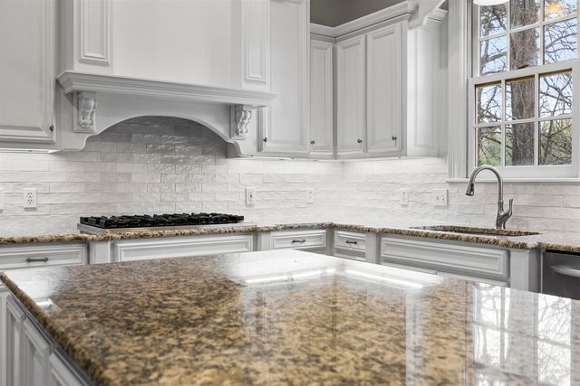 1500 Lotus Ln, Longview, TX 75604