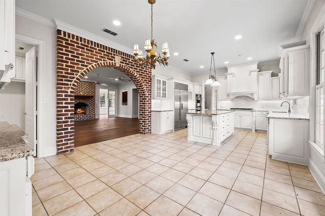 1500 Lotus Ln, Longview, TX 75604