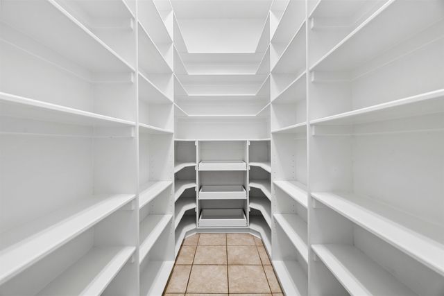 1500 Lotus Ln, Longview, TX 75604