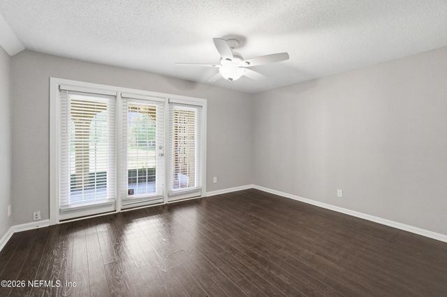 3857 MISSION Drive 3, Jacksonville, FL 32217