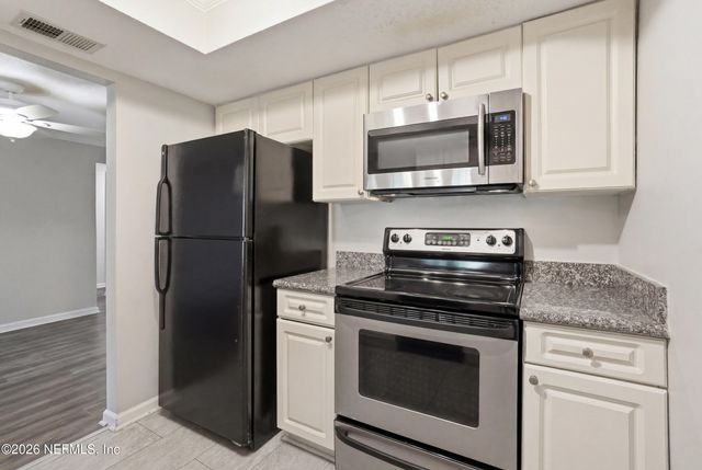 3857 MISSION Drive 3, Jacksonville, FL 32217