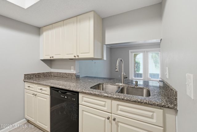3857 MISSION Drive 3, Jacksonville, FL 32217