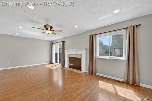 2824 Roundtree Drive, Troy, MI 48083