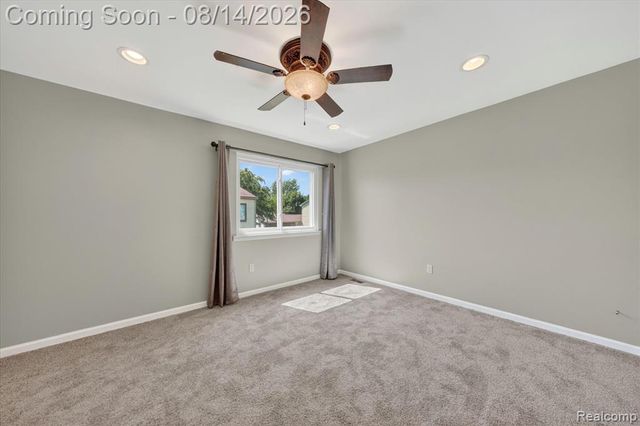 2824 Roundtree Drive, Troy, MI 48083