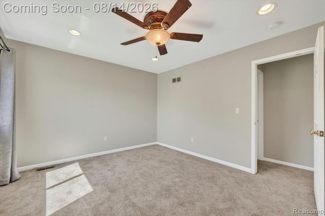 2824 Roundtree Drive, Troy, MI 48083